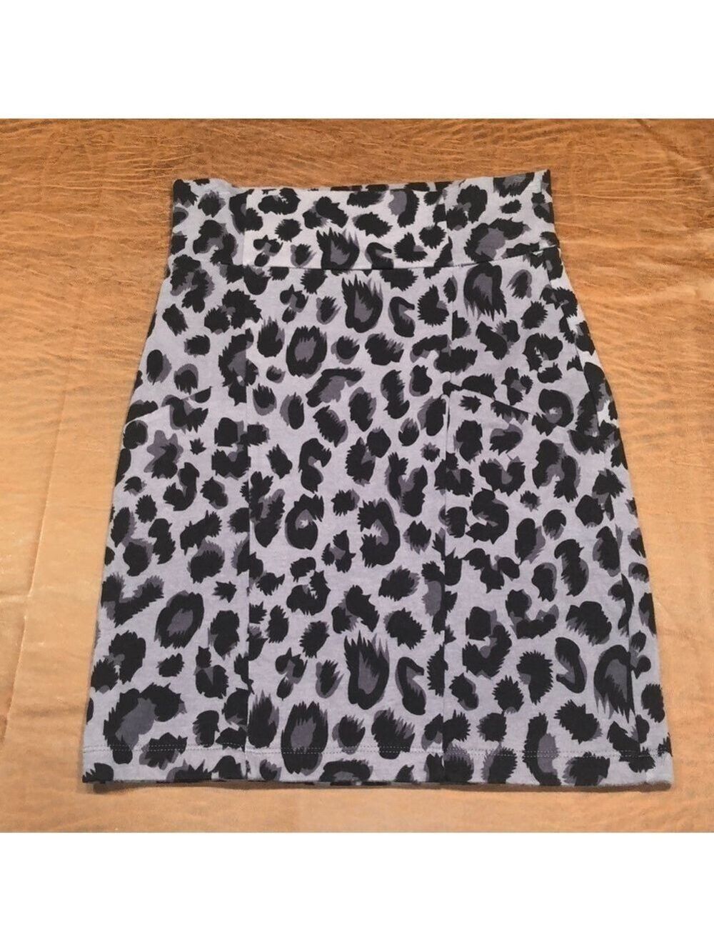 H&M DIVIDED Gray/Black Cheetah Print Body Con Skirt Size 4 - Picture 5 of 8